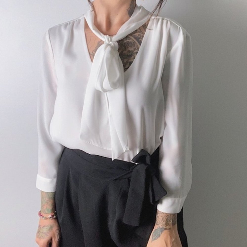 NWOT Anthropologie HD in PARIS Astral Tie Neck Blouse S 4P